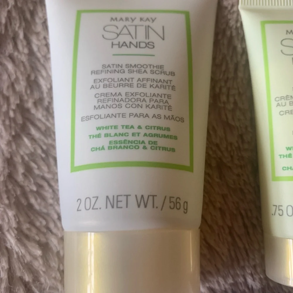 MARY KAY Satin Hand’s 3 piece set  LNWOT